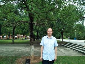 说明:C:\Documents and Settings\Administrator\桌面\会计学院宣传手册所需材料\照片\高级职称\财务系主任马崇明教授.jpg